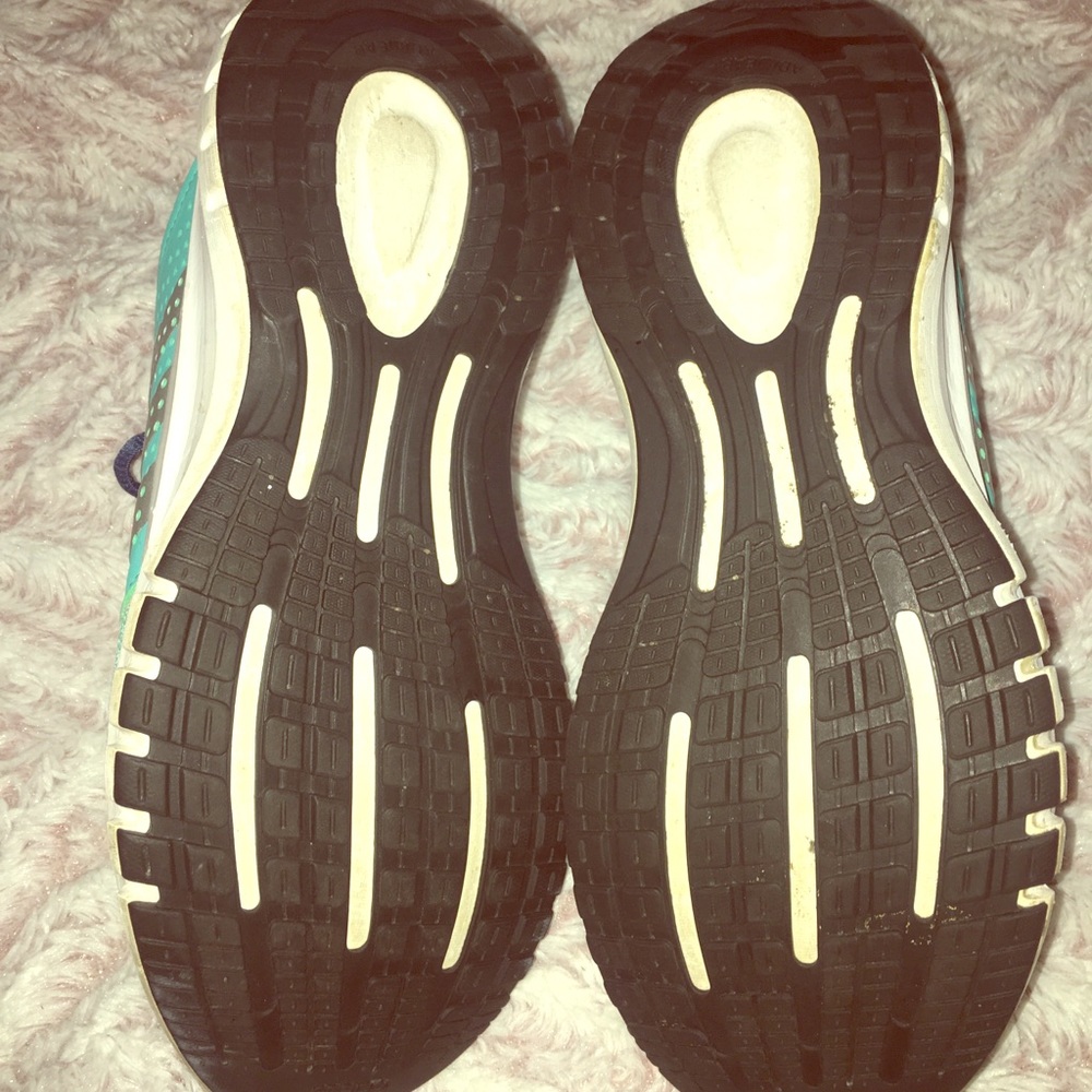 Gym shoes